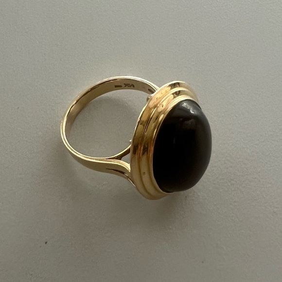 14K Yellow Gold & Black Onyx Large Oval Ring - Picture 4 of 10
